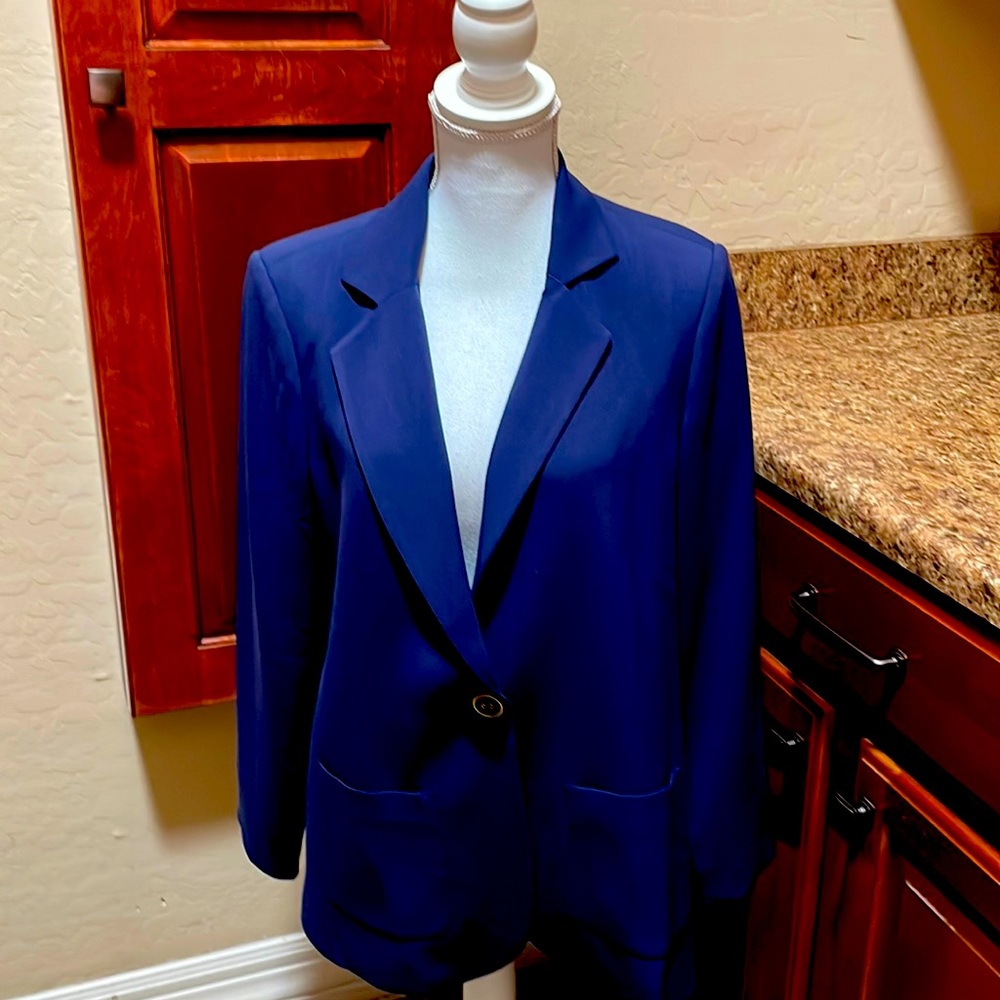 Draper’s & Damon’s Navy Blazer